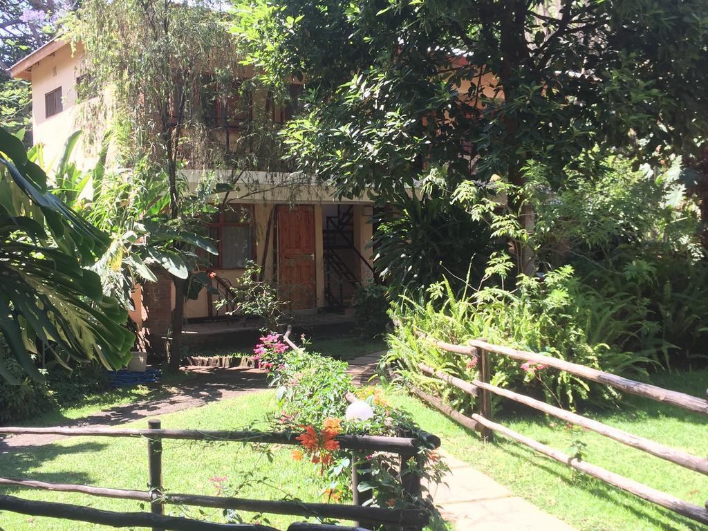 Outpost Lodge Arusha Esterno foto
