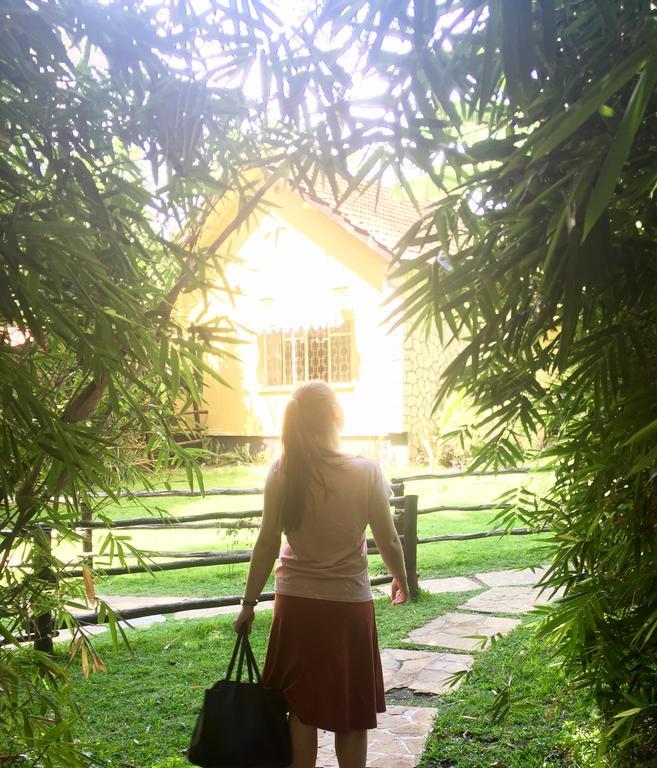 Outpost Lodge Arusha Esterno foto