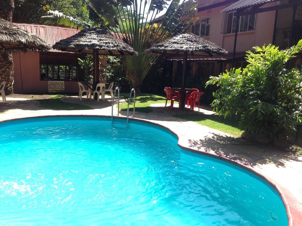 Outpost Lodge Arusha Esterno foto