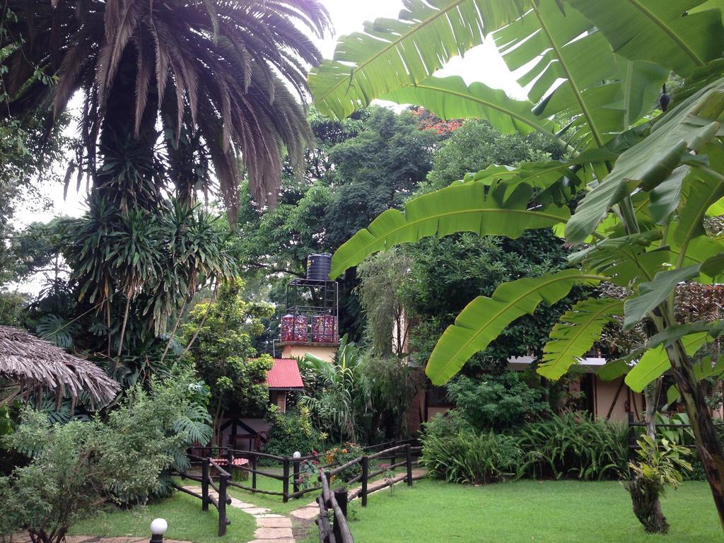 Outpost Lodge Arusha Esterno foto