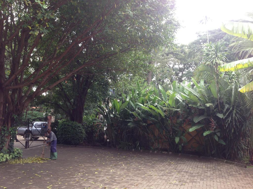 Outpost Lodge Arusha Esterno foto